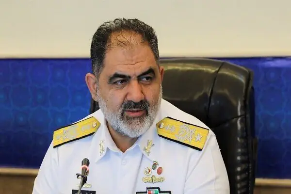 دریادار ایرانی: خانوادههای شهدا مایه عزت و افتخار نیروی دریایی ارتش هستند