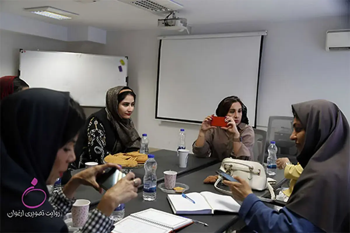 در کارگاههای ارغوان، افرادِ دارای معلولیت راوی زندگی خود میشوند