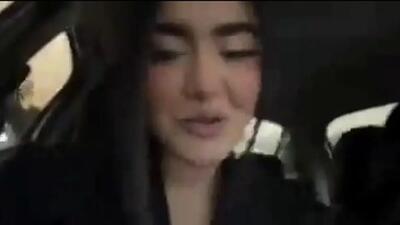  تمسخر راننده مرد توسط دو دختر جوان جلب توجه کرد
