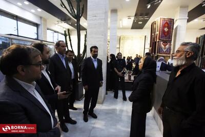 نمایشگاه نقاشی فرش «جادوی روناک و اسپرک»