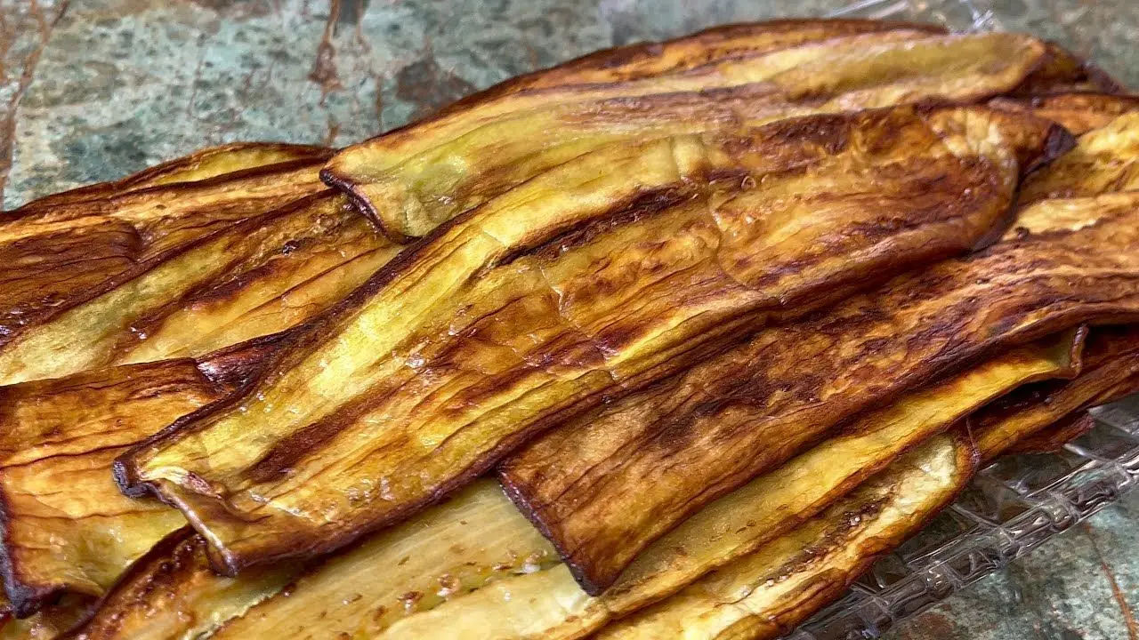 نحوه سرخ کردن بادمجان بدون جذب یک قطره روغن اضافی و بدون پاشیدن