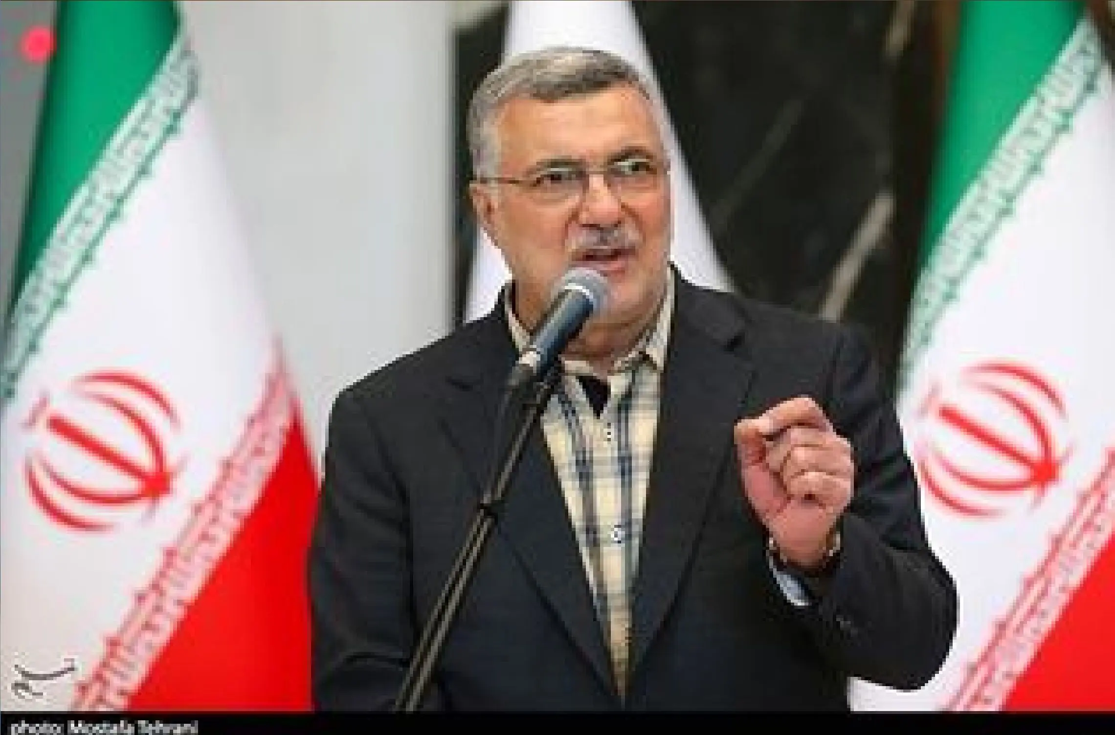 ظفرقندی: ادعای تحریم نبودن دارو یک دروغ بزرگ است