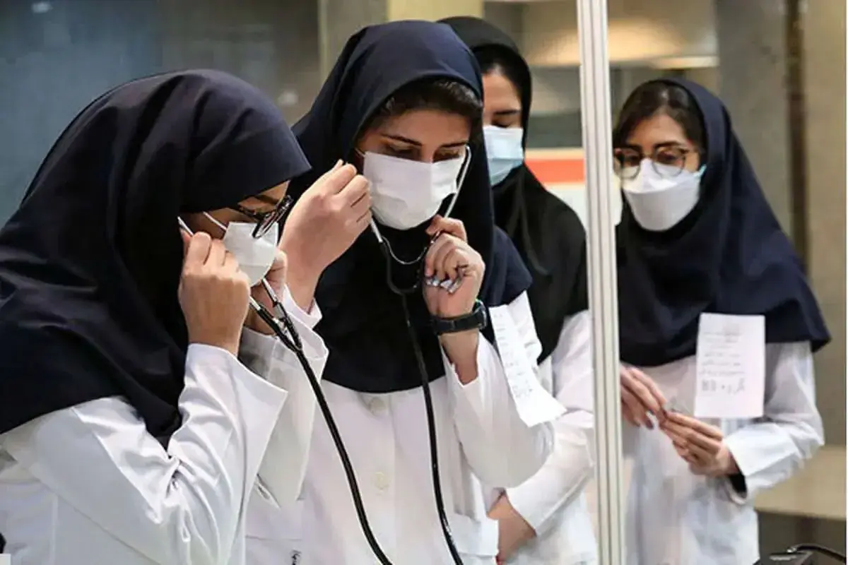 وزارت بهداشت: ما ملزم شدهایم بدون وجود گنجایش و امکانات، جمع انبوهی از داوطلبان کنکور را به عنوان پزشکان آینده این کشور وارد دانشگاهها کنیم/ ظرفیت پذیرش باید به سطحی قابل تحمل برای دانشگاهها برسد