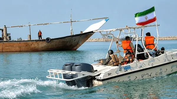 دریابانی میناب: توقیف ۱۱ شناور متخلف با ۶ هزار و ۹۰۰ لیتر سوخت قاچاق؛ ۹ نفر هم دستگیر شدند