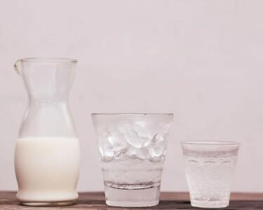 ترکیبات موجود در شیر ممکن است بیشتر به حفظ آب مورد نیاز بدن کمک کنند