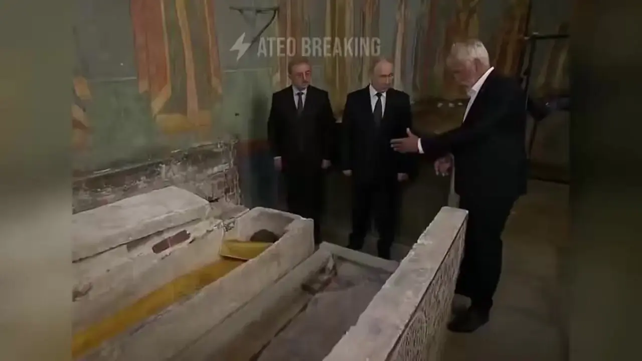 بازدید پوتین از تابوت گشوده شده شاهزاده قرون وسطی