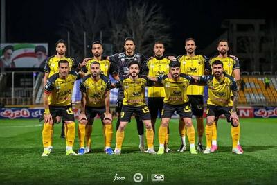 سپاهان با لشکر استقلالیها به جنگ آبیها میرود