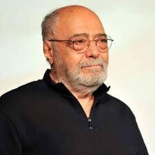 بازگشت اکبر زنجانپور به تئاترشهر بعد از ۱۳ سال؛ هنرمندی که هنوز از پا ننشسته است!