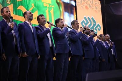  منتظران ظهور در میدان ولیعصر (عج) گرد هم آمدند