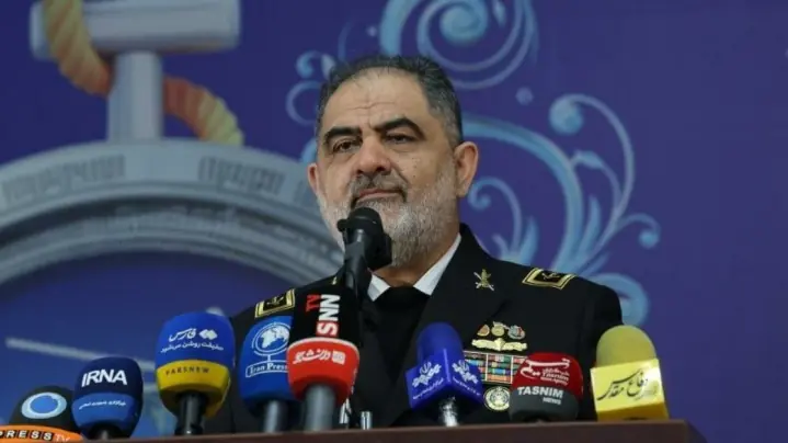 دریادار ایرانی: صنعت دفاعی پشتوانهای مطمئن برای صیانت از استقلال کشور است