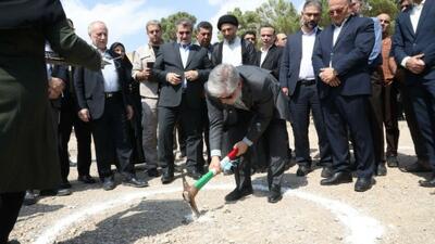 کلنگزنی خوابگاه ۵۲۰ نفره دانشگاه سمنان با حضور وزیر علوم