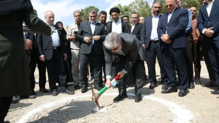کلنگزنی خوابگاه ۵۲۰ نفره دانشگاه سمنان با حضور وزیر علوم