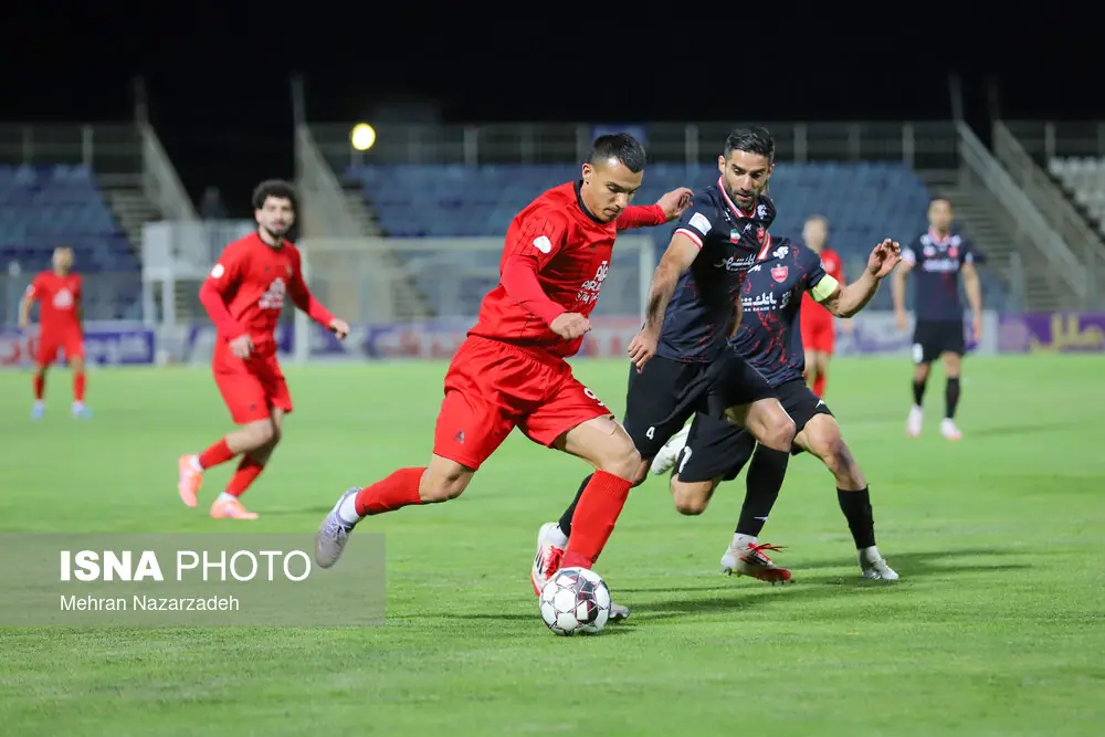 ماه خوشیُمن تراکتور مقابل پرسپولیس