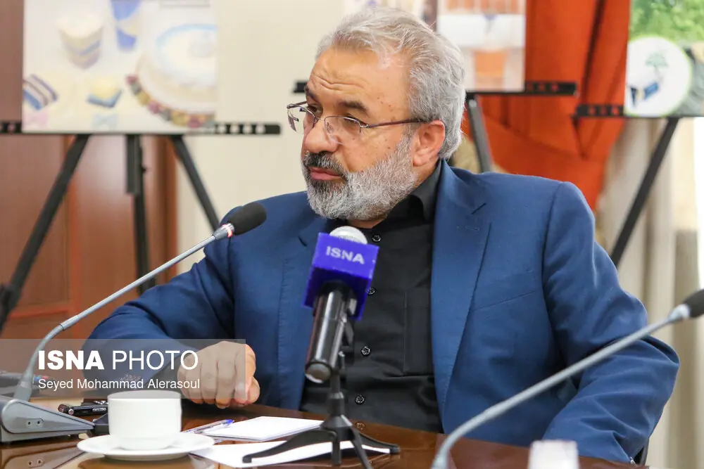 یک نماینده مجلس: بودجه کشور تنها باید در زمینههای دفاعی و معیشت مردم صرف شود