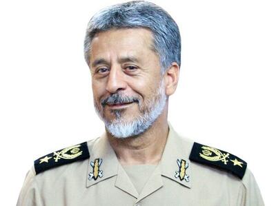 دریادار سیاری: صنعت دفاعی ایران ثمره مجاهدت نسلی است که تهدید را به فرصت تبدیل کرد