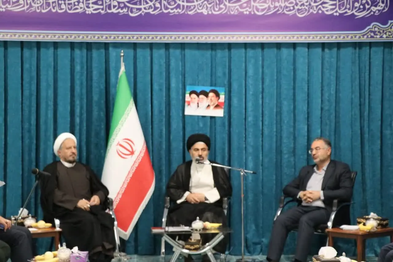 امام جمعه ارومیه: فرهنگ مهدوی و وحدت باید به گفتمان عمومی جامعه تبدیل شود