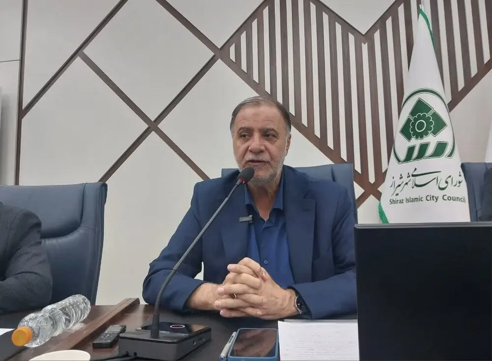 ساماندهی دستفروشان و بارفروشان شیراز حداکثر ظرف دو سال انجام میشود