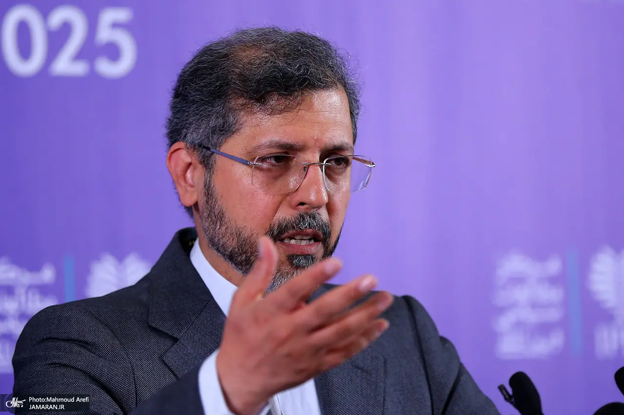 خطیبزاده، معاون عراقچی: نخستین کسی که تلاش کرد با «تحریمهای فلجکننده»، به تعبیر خودشان، ملت ایران را به زانو درآورد اوباما بود؛ اکنون اوباما کجای تاریخ قرار دارد؟ او نیز رفت و کسانی هم که امروز جنایات جدید مرتکب میشوند، به زبالهدان تاریخ خواهند پیوست