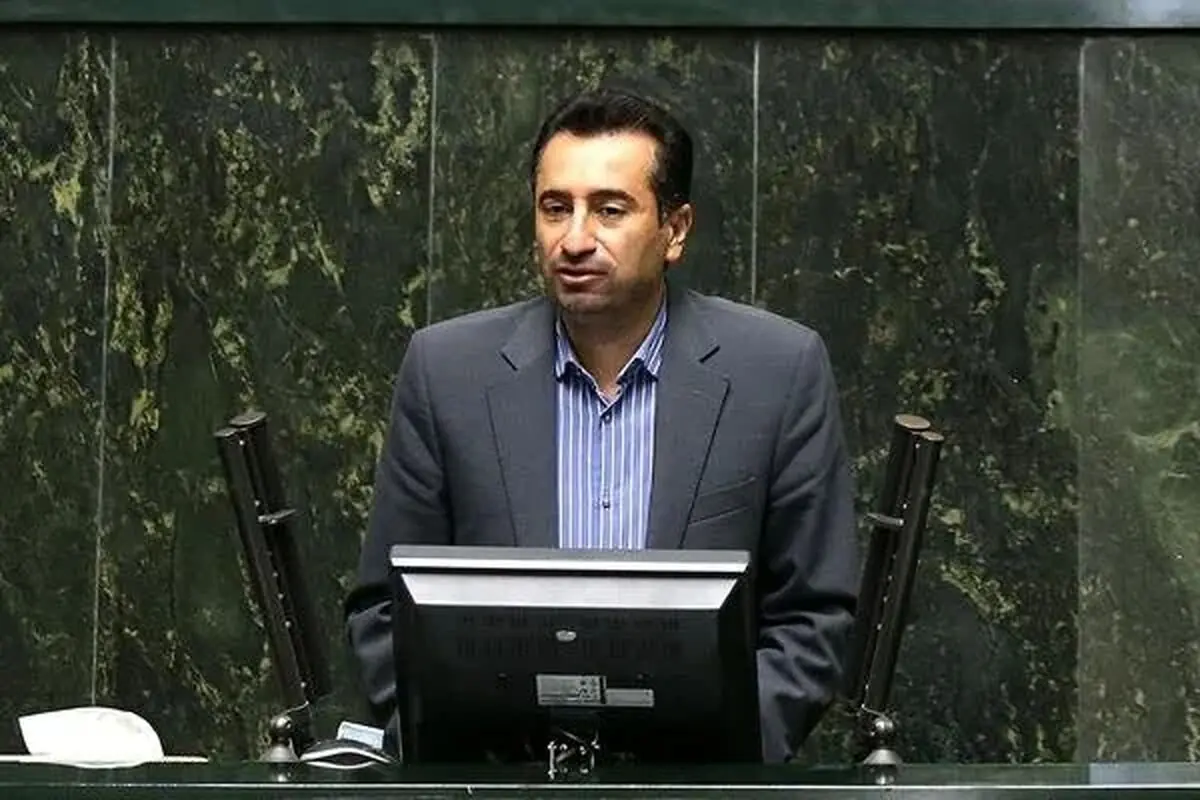 انتقاد از پلیس به خاطر تعلل در صدور گواهینامه موتورسیکلت زنان: صدور گواهینامه زنان یک مطالبه عمومی است