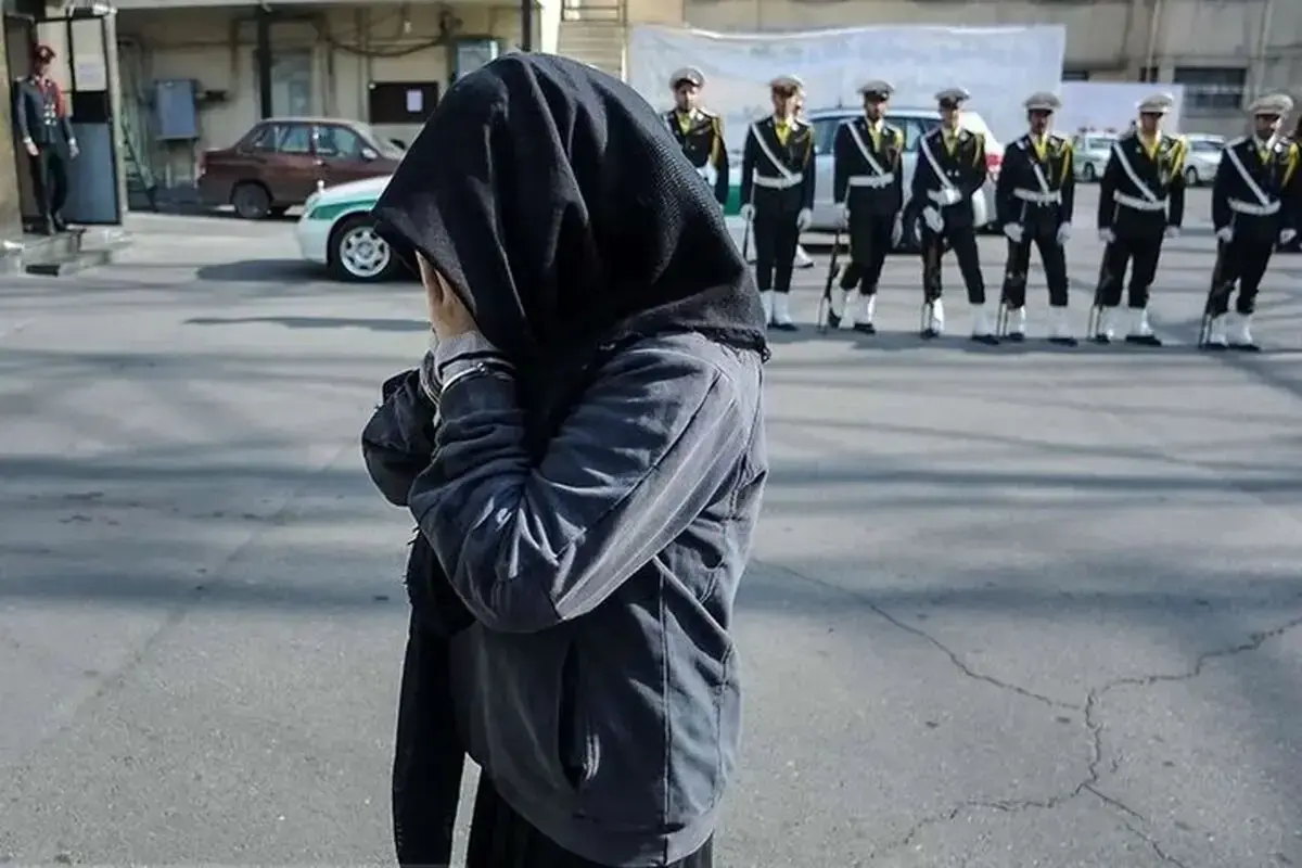 زن هزار چهره سارق دوچرخه های برج مسکونی