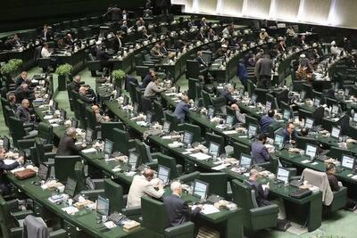  مجلس تعطیل باشد یا نباشد تفاوتی در حال مردم ندارد/ نمایندگان برای چهره شدن، دست روی مسائل جنجالی می‌گذارند/ چند درصد مردم برایشان مهم است چه کسی با کدام رسانه صحبت می‌کند؟