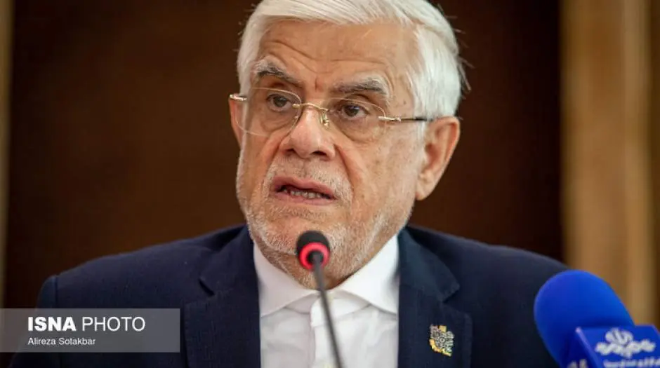 عارف: باید مردم را توجیه کنیم که اکنون بخشی از درآمدهای کشور صرف تامین بنزین میشود - مردم سالاری آنلاین