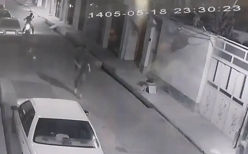  فیلم/ بازداشت ۲ عامل آتش‌سوزی عمدی منزل در ورامین