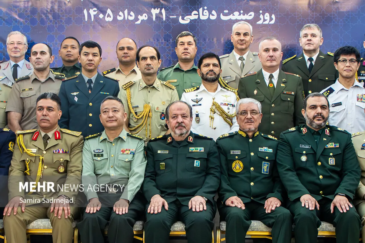  دیدار وابستگان نظامی خارجی با سرپرست وزارت دفاع