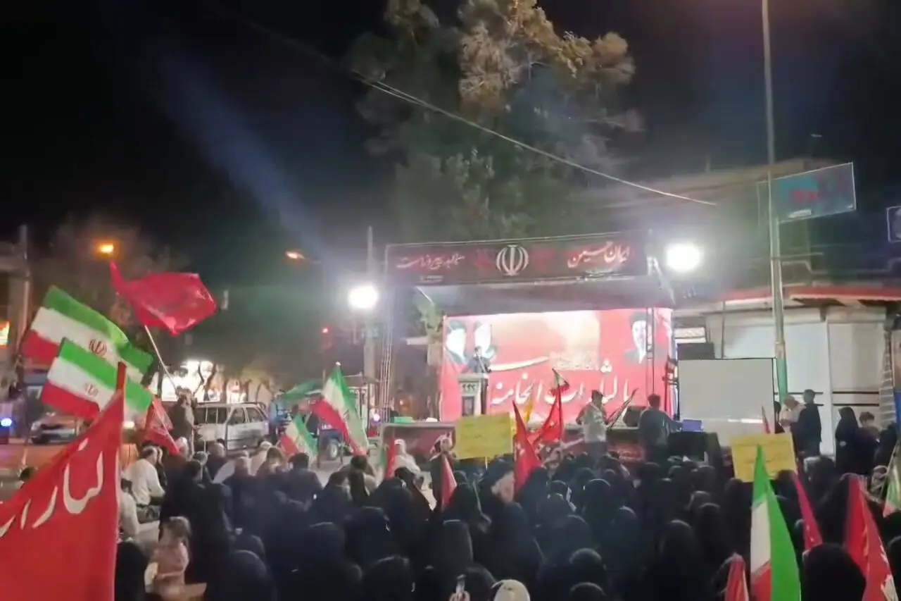  صد و هفتاد و چهارمین اجتماع شبانه مردم بناب در بیعت با رهبری