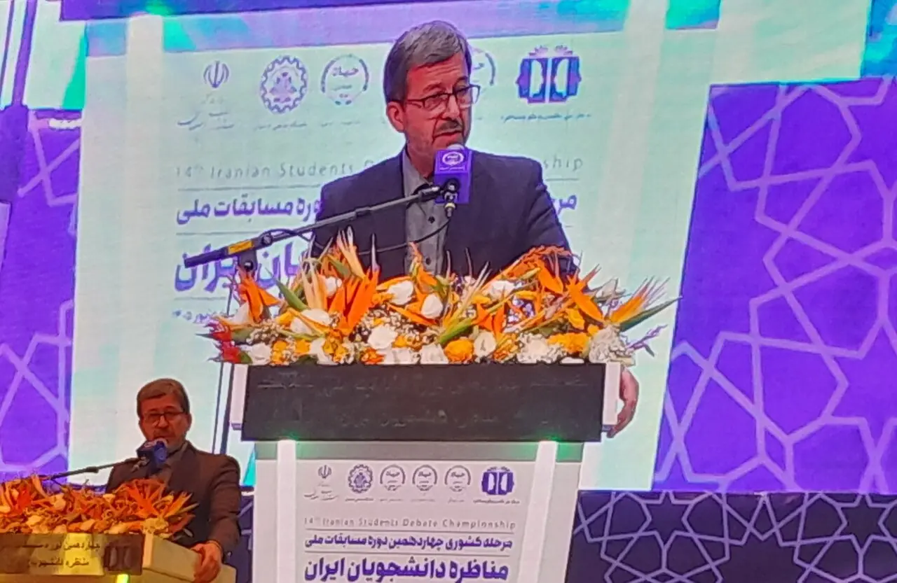 استاندار اصفهان: مناظره، هنر خوب فکر کردن و شنیدن درست است