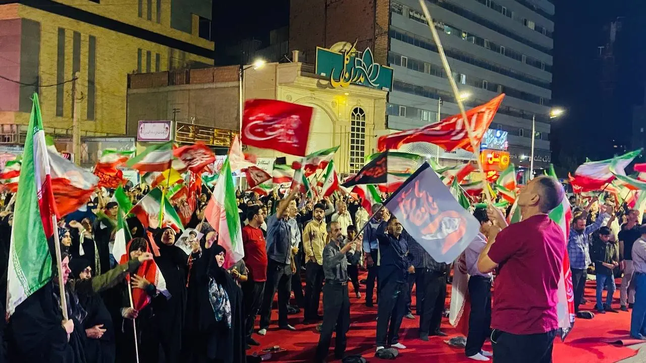 فریاد خونخواهی و انتقام مردم کرمان در اجتماع میدان کوثر