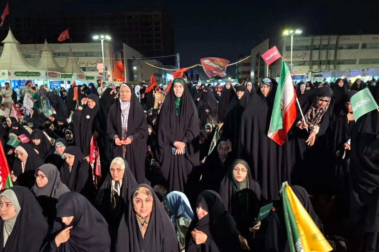  آغاز اجتماع بزرگ مردمی تجدید بیعت با حضرت ولی‌عصر(عج) در مشهد