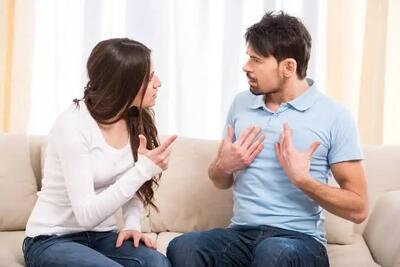  چرا بعضی آدم‌ها مدام دنبال تأیید همسرشان هستند؟