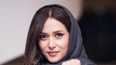 فیلم واکنش سریع پریناز ایزدیار به هواداری که می خواست اورا ببوسد