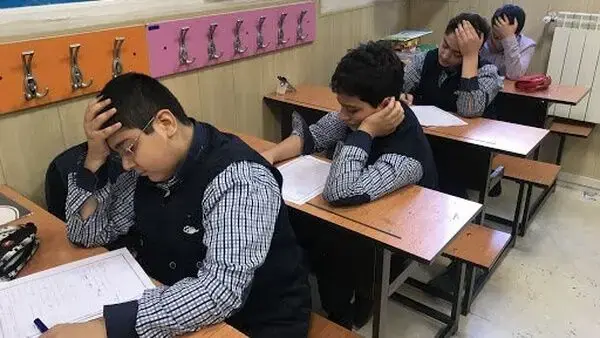 ضرورت نهادینهسازی آموزش ترکیبی در مدارس؛ کلاسهای حضوری و مجازی رقیب یکدیگر نیستند