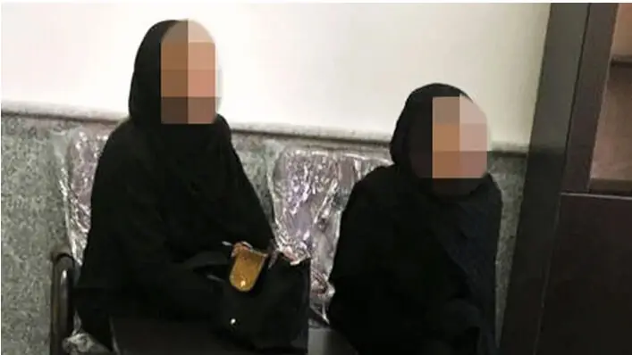 سرقت طلا توسط 2 زن مسلح از زن آرایشگر + فیلم بازداشت و گفتگو با مالباخته