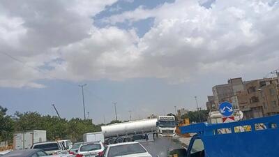  فیلم قیچی شدن تریلی، ترافیک سنگین در حدفاصل پل قائم تا فهمیده تهران