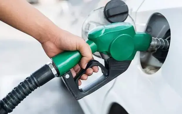 بنزین؛ اصلاح قیمت یا آزمون تابآوری اجتماعی؟