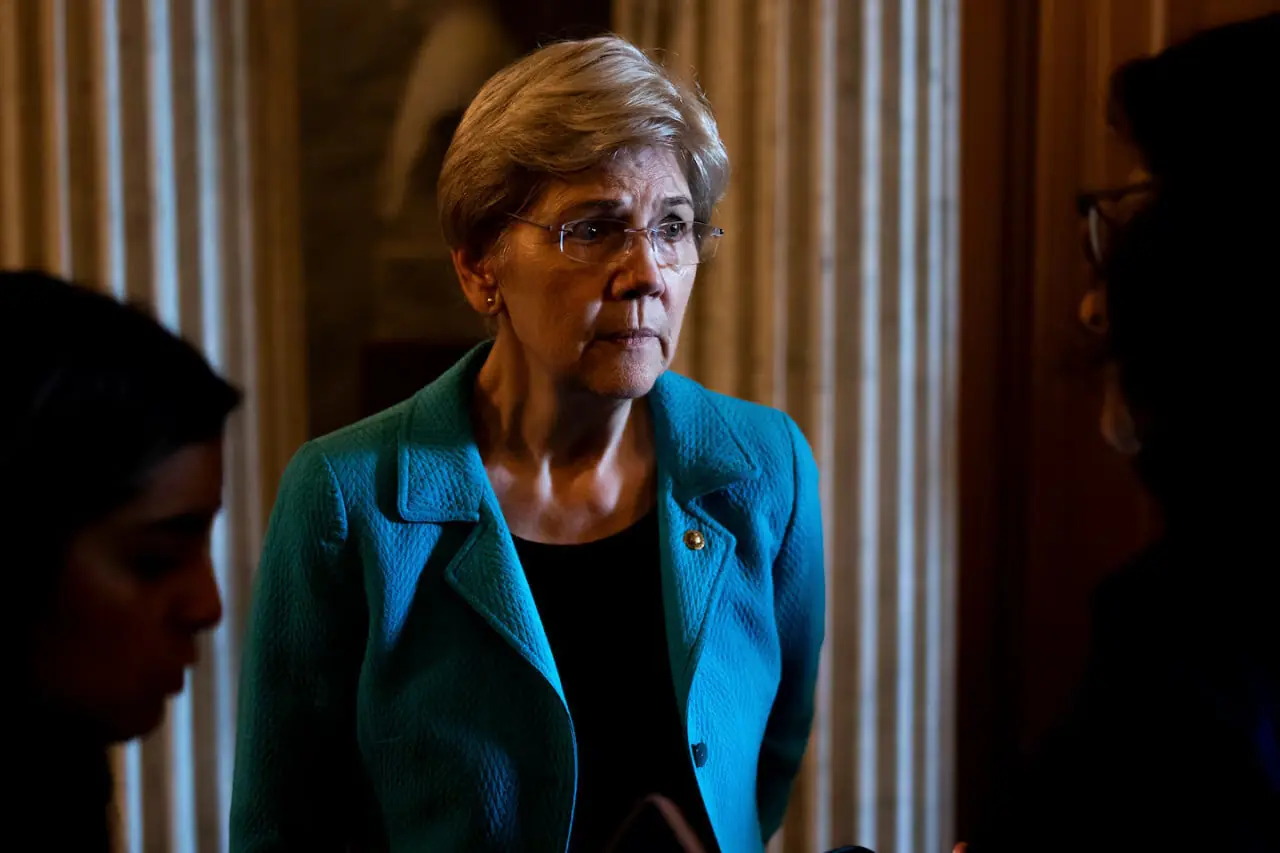 انتقاد الیزابت وارن از هزینههای جنگی ترامپ