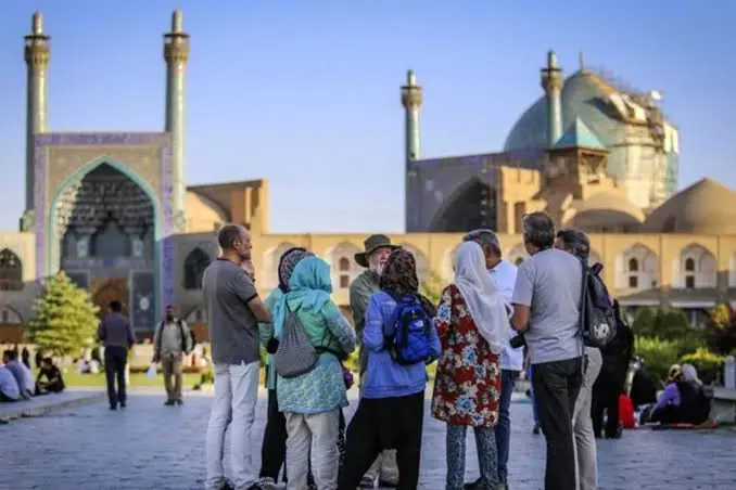 کارت بانکی ویژه گردشگران خارجی در ایران صادر میشود