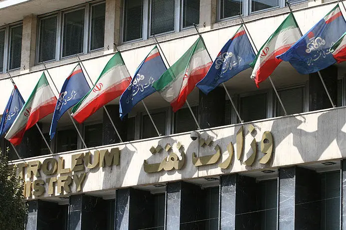 تبعات بستن حسابهای شرکت ملی نفت فراتر از فیش حقوقی کارکنان است