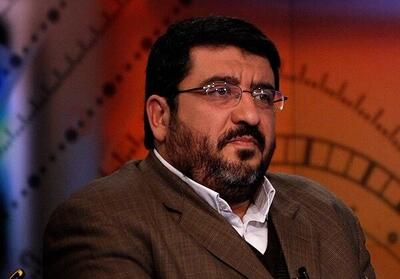 روزنامه خراسان تحلیلهای خوشچشم و فواد ایزدی را مسخره کرد: بازیهای کامپیوتری زیاد میبینند