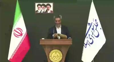 لکسوس سواری که صدای مردم را نمی شنود