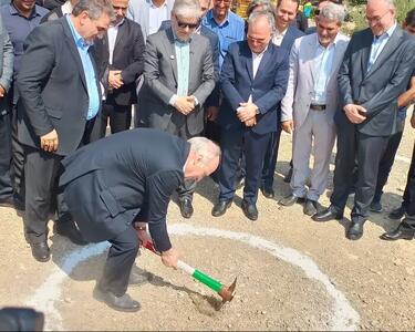 آغاز ساخت خوابگاه ۵۲۰ نفره در دانشگاه سمنان همزمان با آغاز هفته دولت+ فیلم