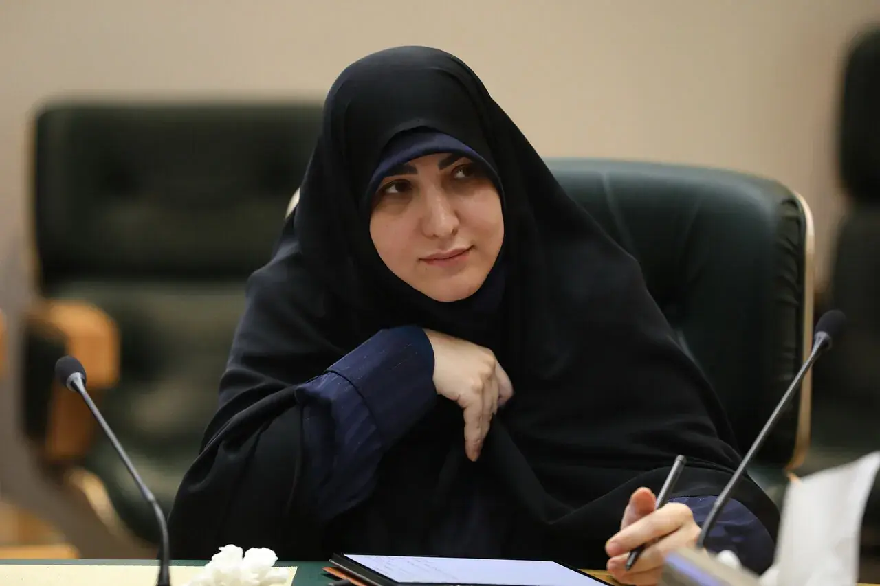 قیصری: دولت از تصمیمهای شتابزده و نمایشی در حوزه موتورسواری زنان پرهیز کند