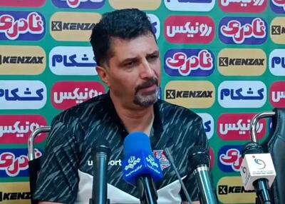 حسینی: فوتبال که پلیاستیشن نیست!