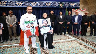  اعطای پرچم ایران به پرچمداران کاروان «فرشته‌های میناب» اعزامی به ناگویا