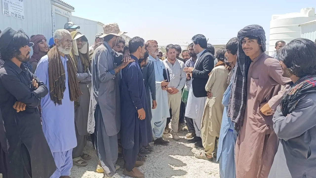مطالبات کارگران بومی پروژه نیروگاه خورشیدی سراوان در مسیر پیگیری