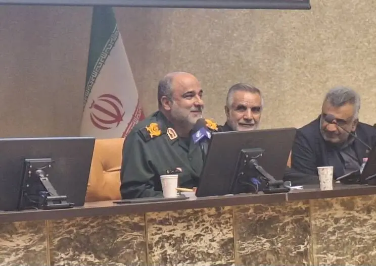 رسانهها در کنار مردم و رزمندگان برای تقویت انسجام ملی حرکت کنند