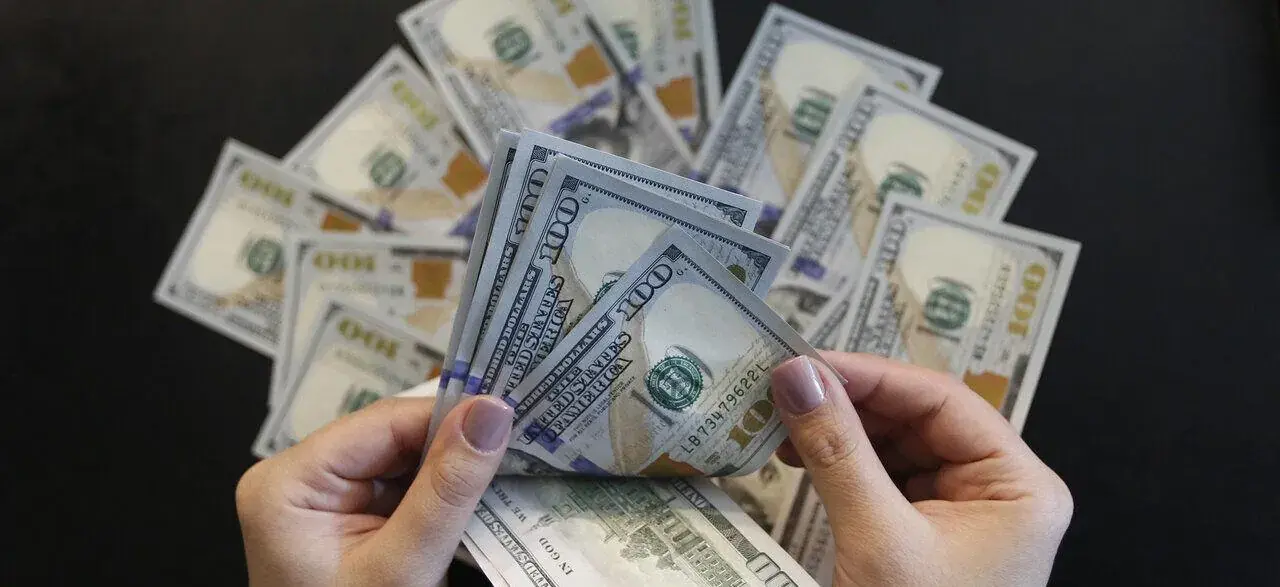 قیمت دلار امروز یکشنبه ۱ شهریور ۱۴۰۵ / خیز برای کانال ۲۰۰ هزار تومانی!